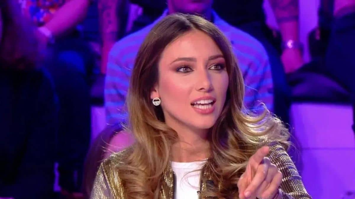 ?? 32 ans, Delphine Wespiser évoque un moment gênant avec son ex : "Très rapide...