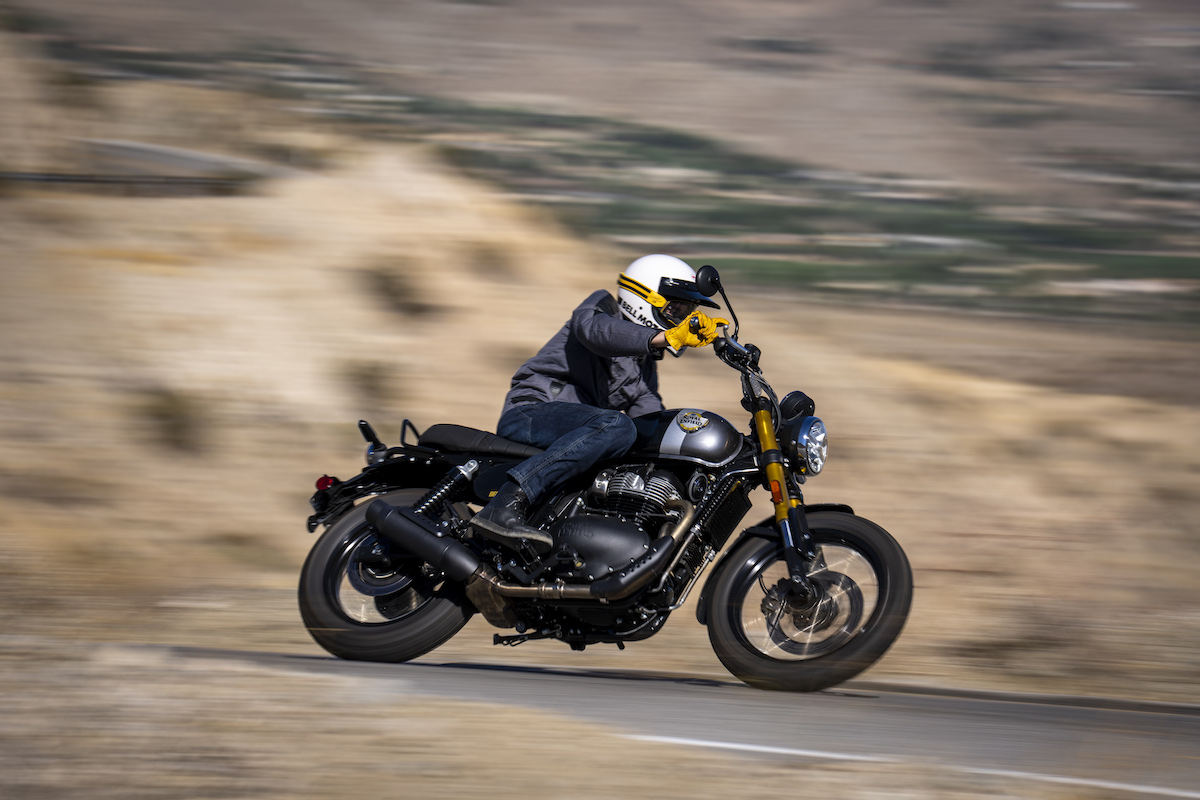 Royal Enfield Bear 650 2025 : l'interceptor en mode scrambler