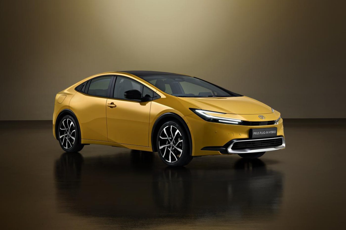 Pourquoi les réparations de voitures électriques et hybrides coûtent si cher ?