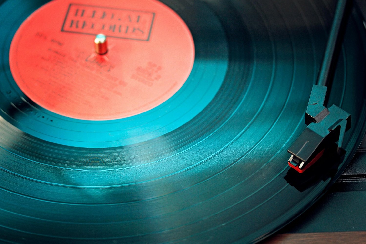 Le vinyle poursuit son come-back en France : ces chiffres le prouvent