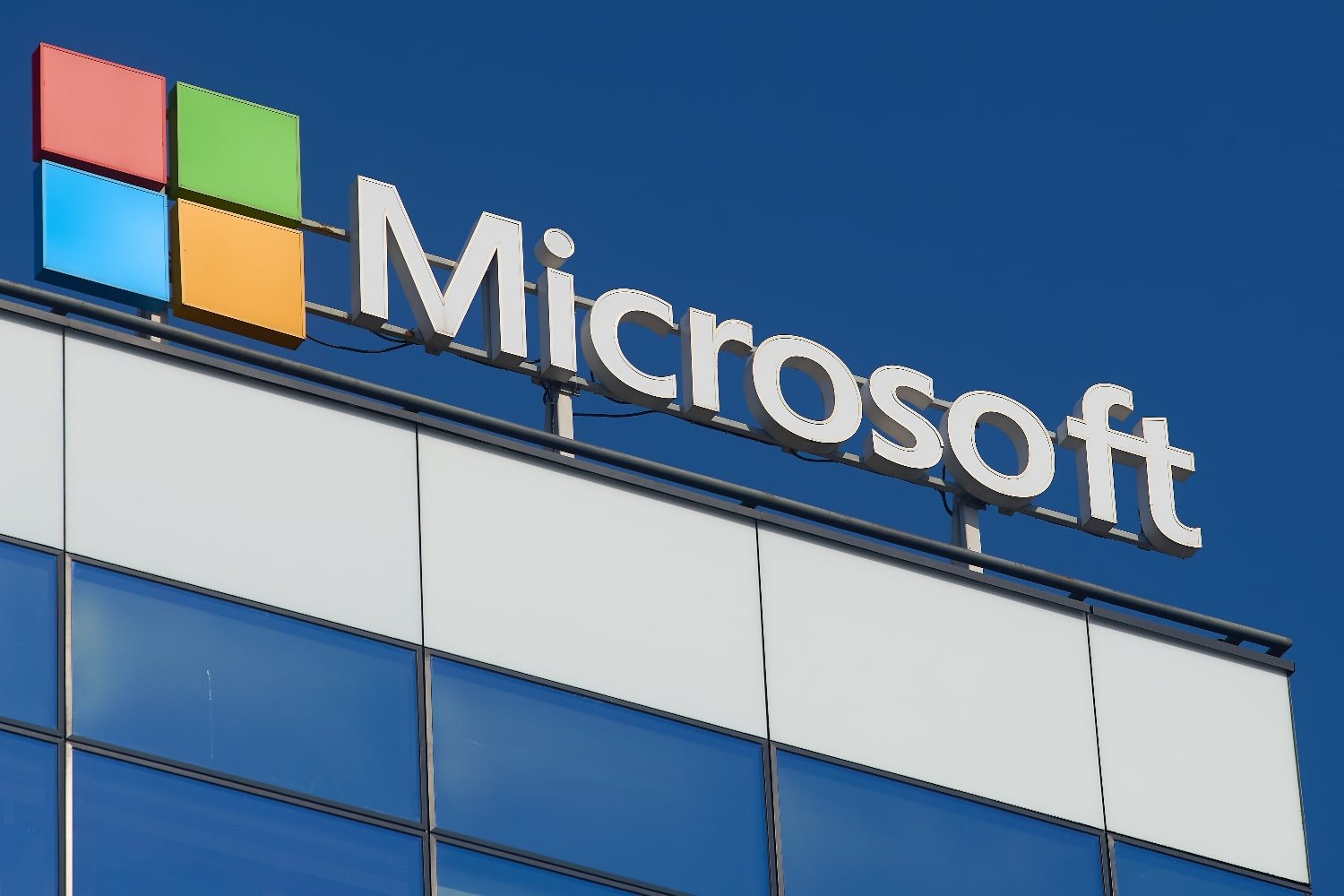 Microsoft réalise des bénéfices stratosphériques… son action recule : voici pourquoi
