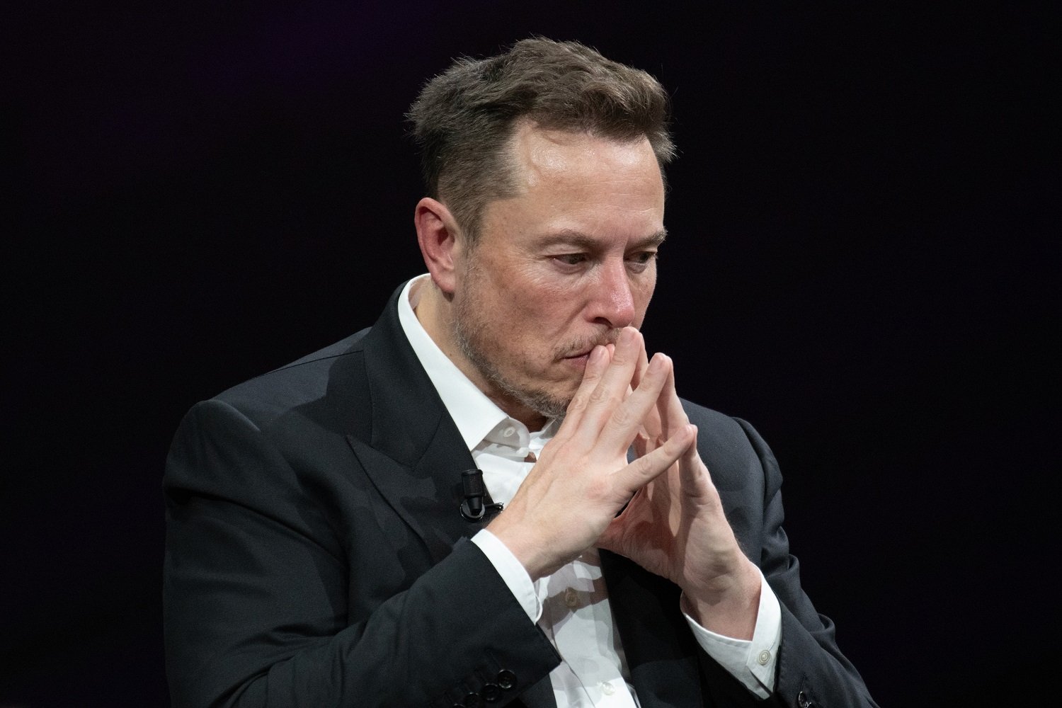 Tesla s’effondre : les dirigeants (et le frère d’Elon Musk) vendent leurs actions en masse !