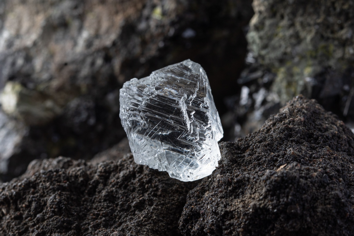 Ces deux ados ont découvert un diamant à 6 millions d’euros mais n’ont pas fait fortune :...