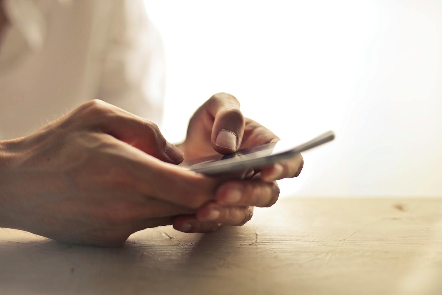 Les smartphones d’occasion continuent leur percée en France : les nouveaux chiffres