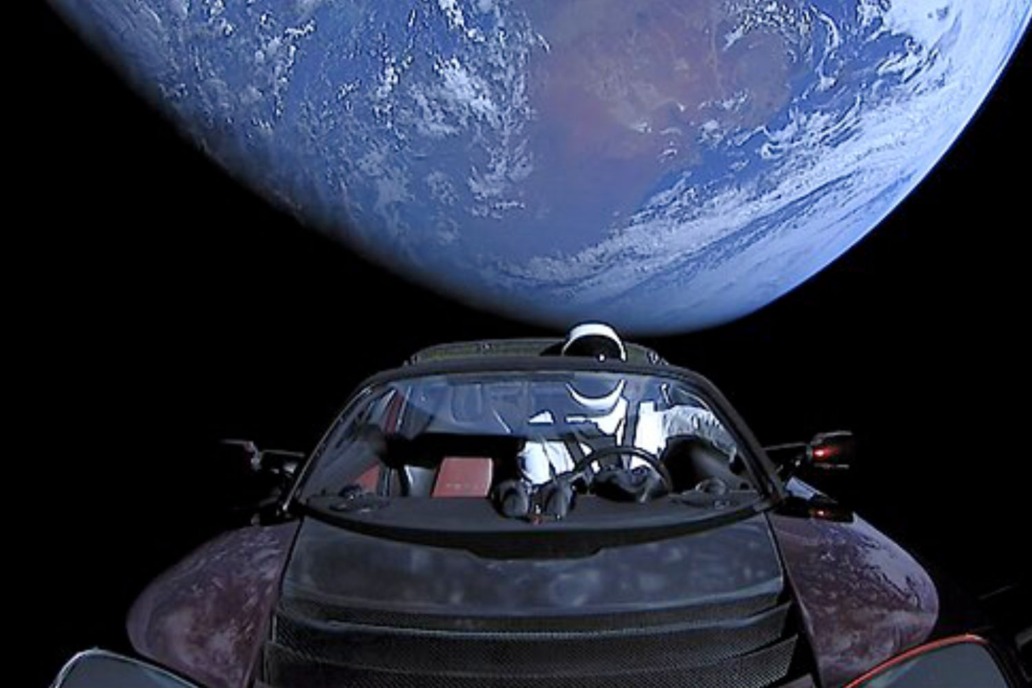 Il pense découvrir un astéroïde mais c’était … une voiture Tesla