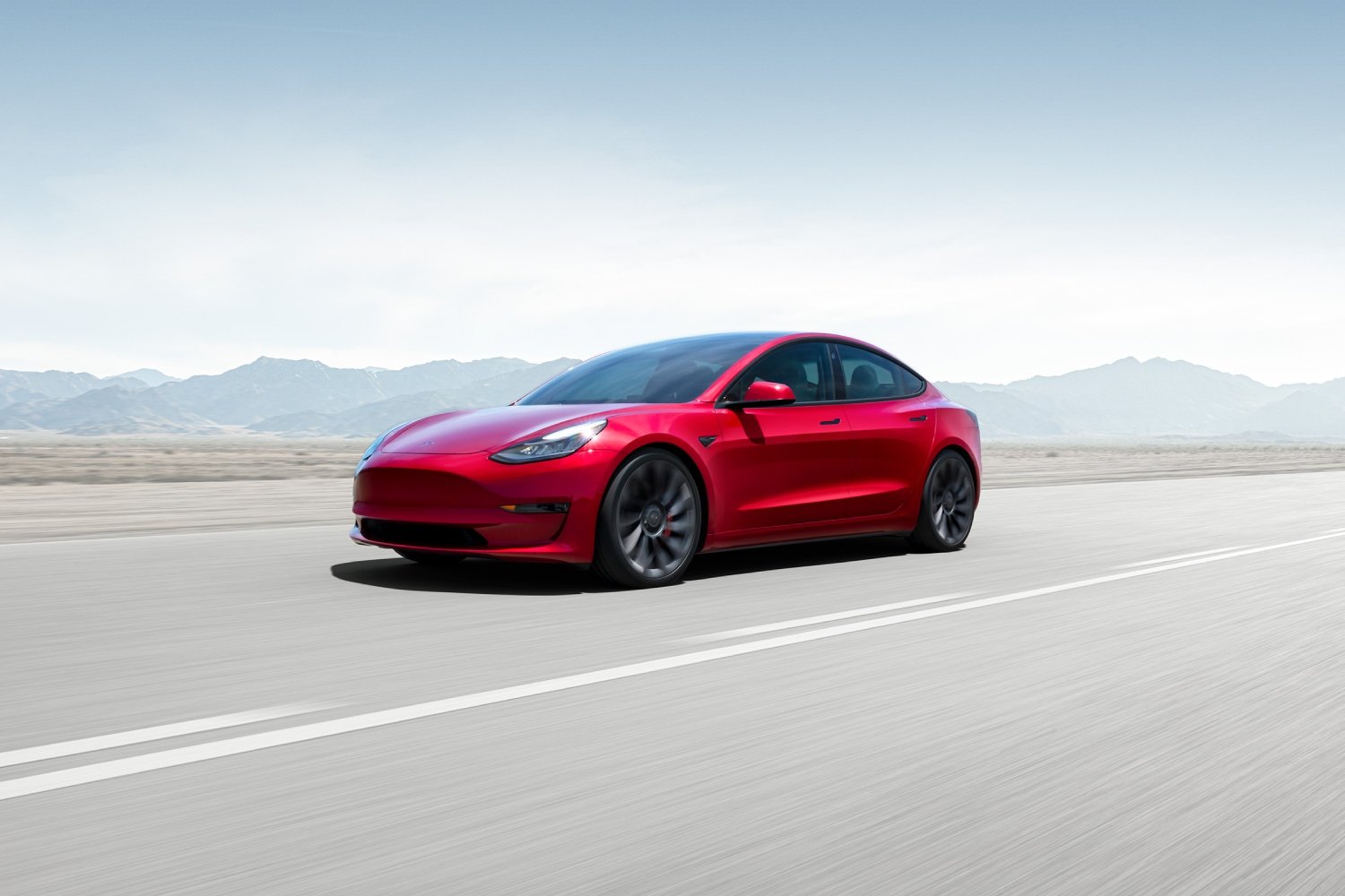 La possession d’une Tesla devient risquée face aux menaces de vandalisme