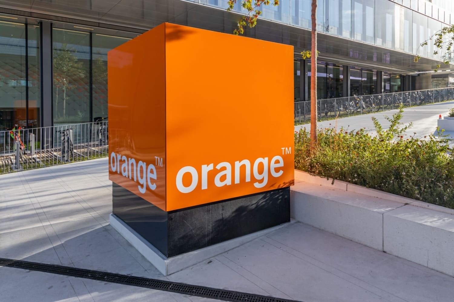 L’internet par satellite d’Orange devient soudainement une bonne alternative à Starlink