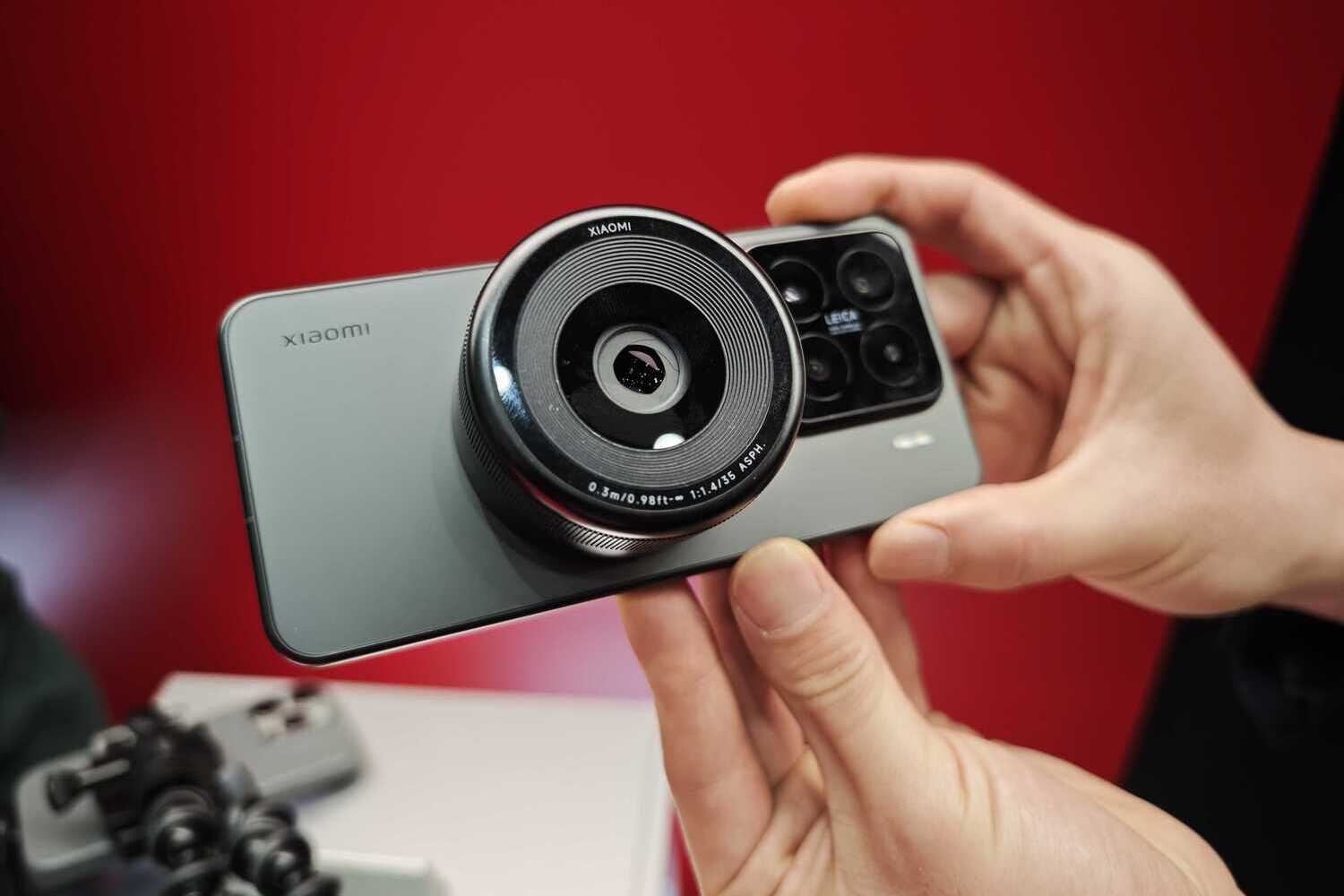 Smartphones ultra-fins, objectifs photo, IA à gogo : les constructeurs de smartphones ne savent...