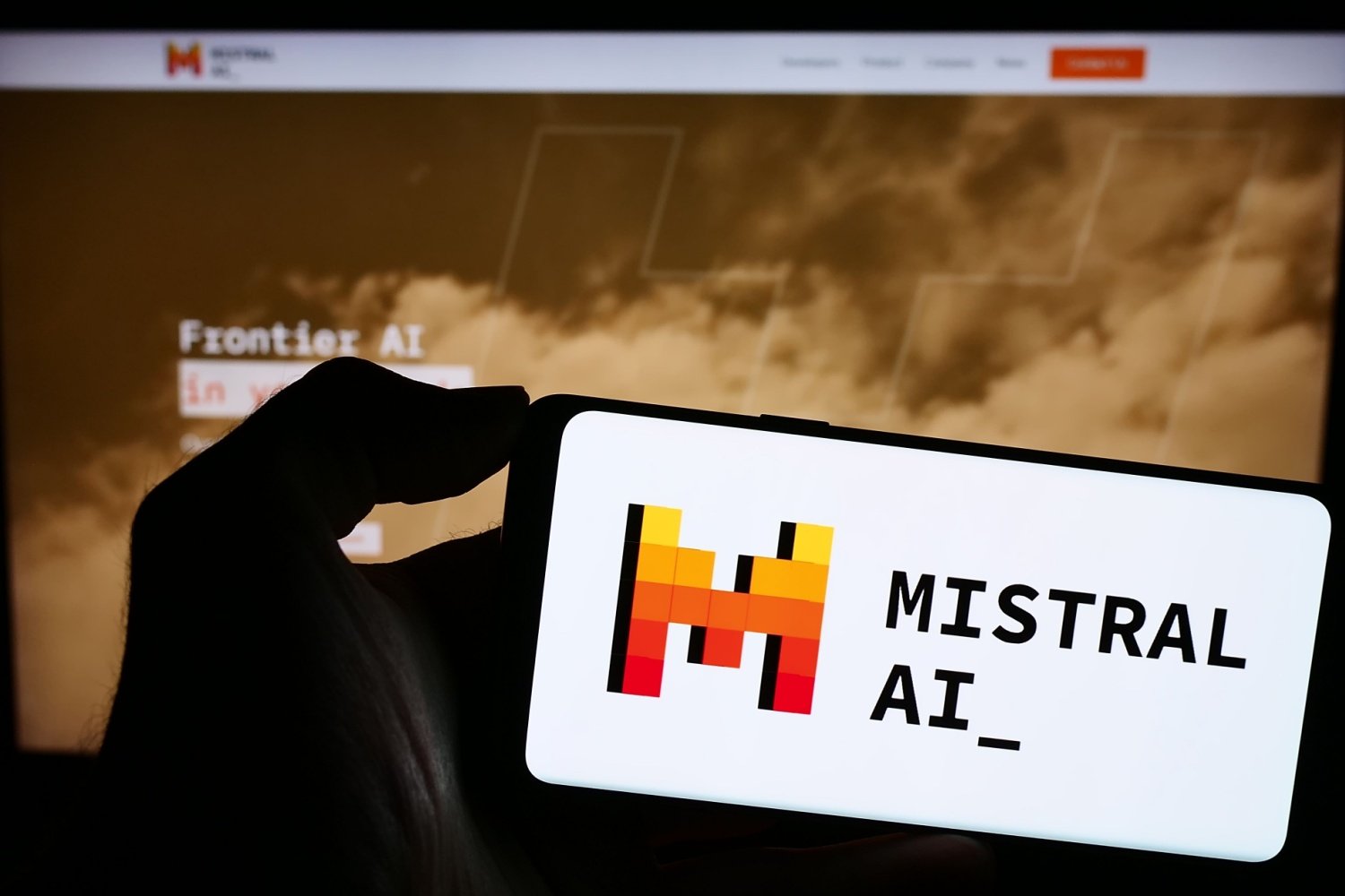 La nouvelle IA de la pépite française Mistral est tout simplement impressionnante