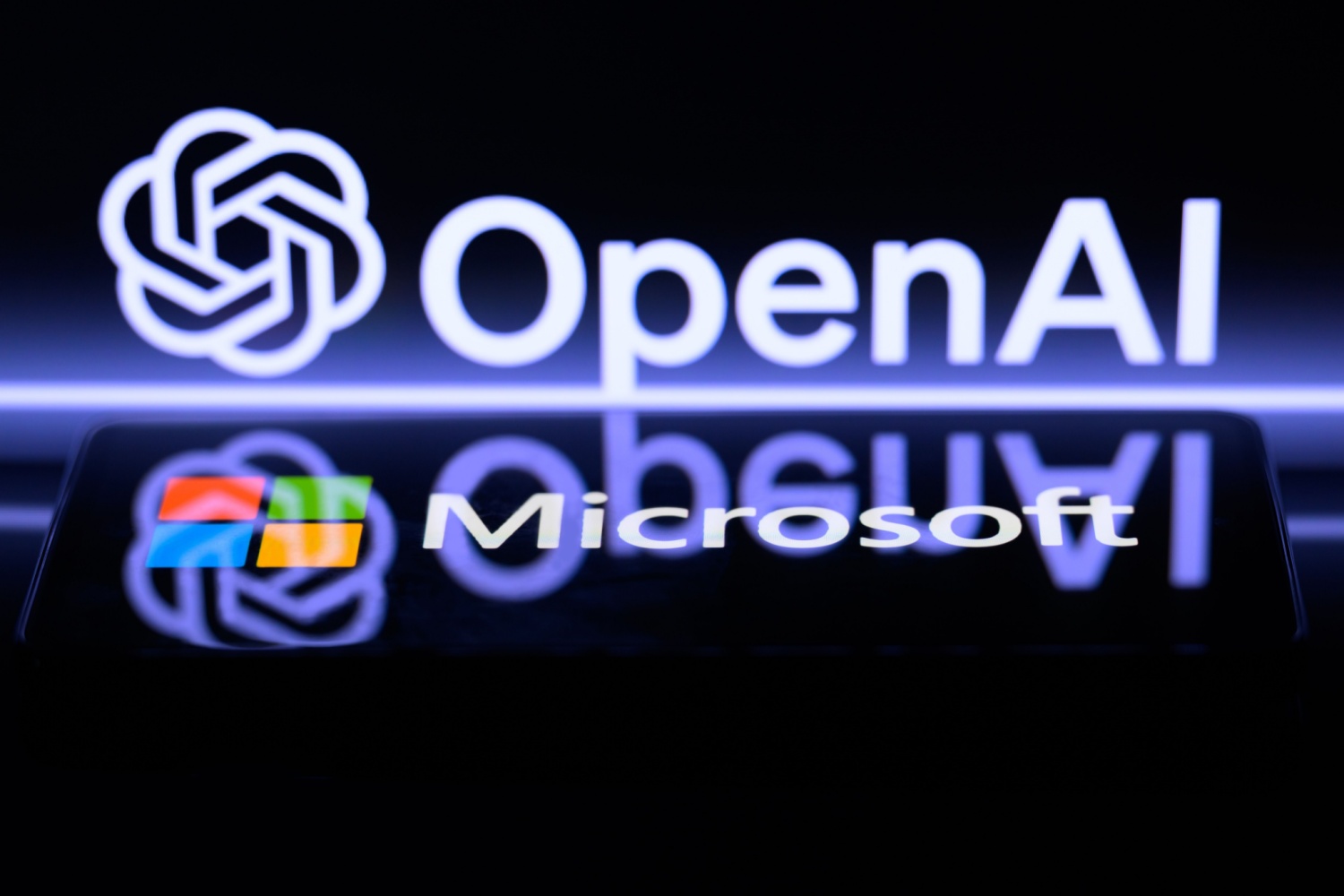 OpenAI s’éloigne, doucement mais sûrement, de Microsoft