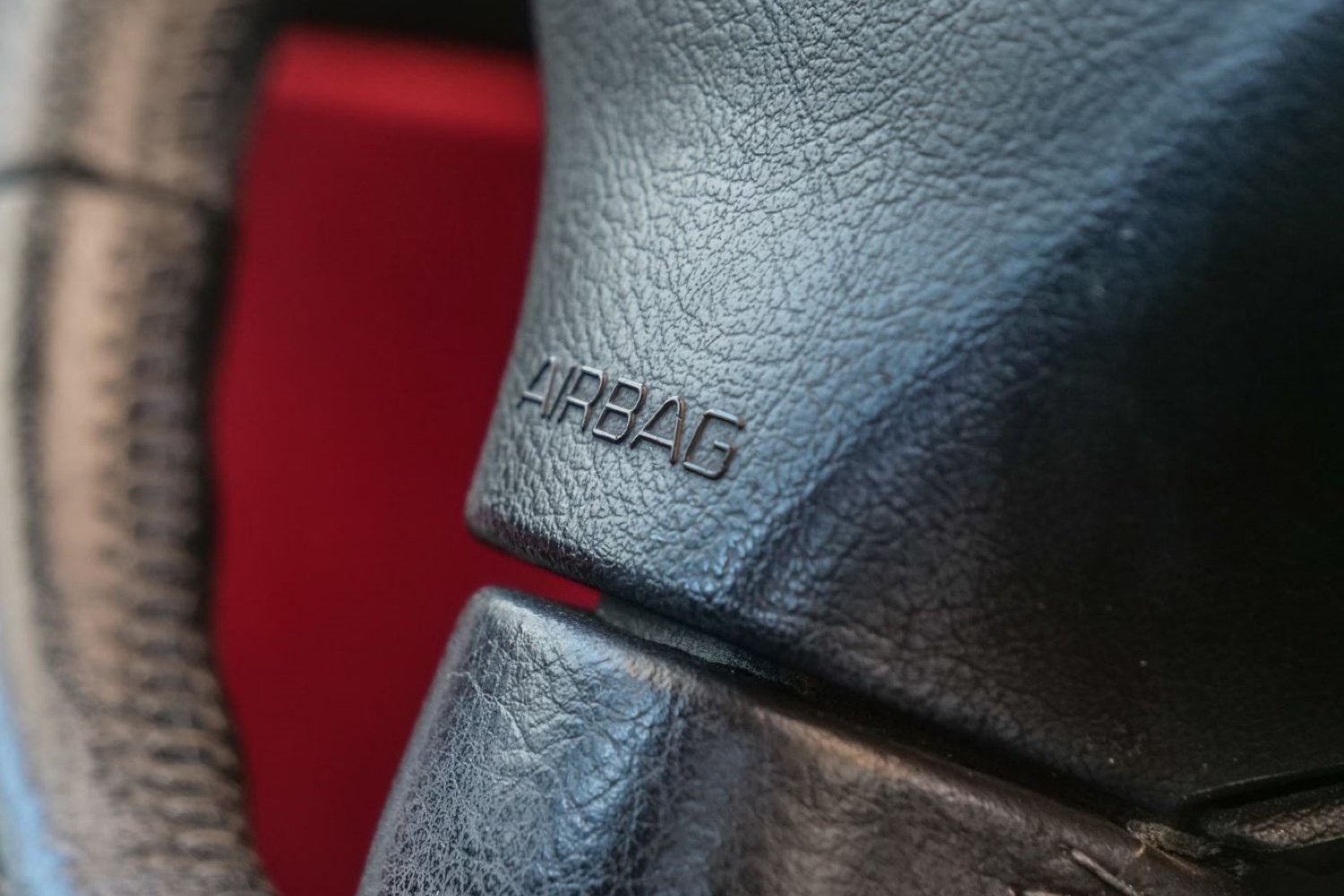 Airbags Takata, des milliers de Toyota et Mercedes interdites de prendre la route en France