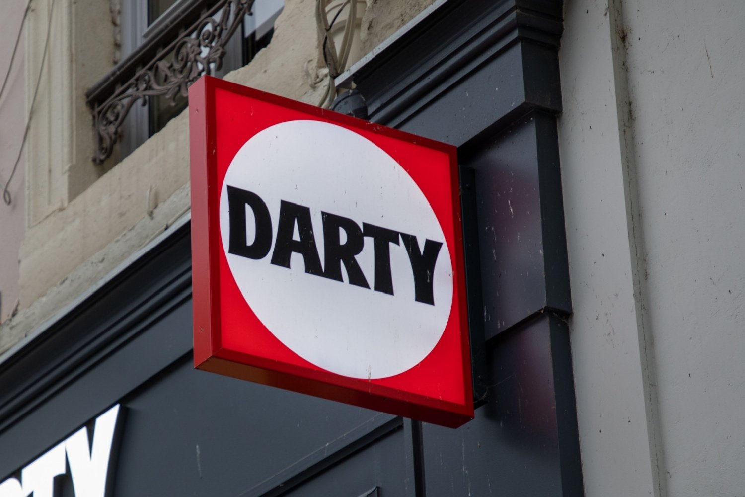 La fin d’une époque : pourquoi de plus en plus de Darty ferment leurs portes en France ?