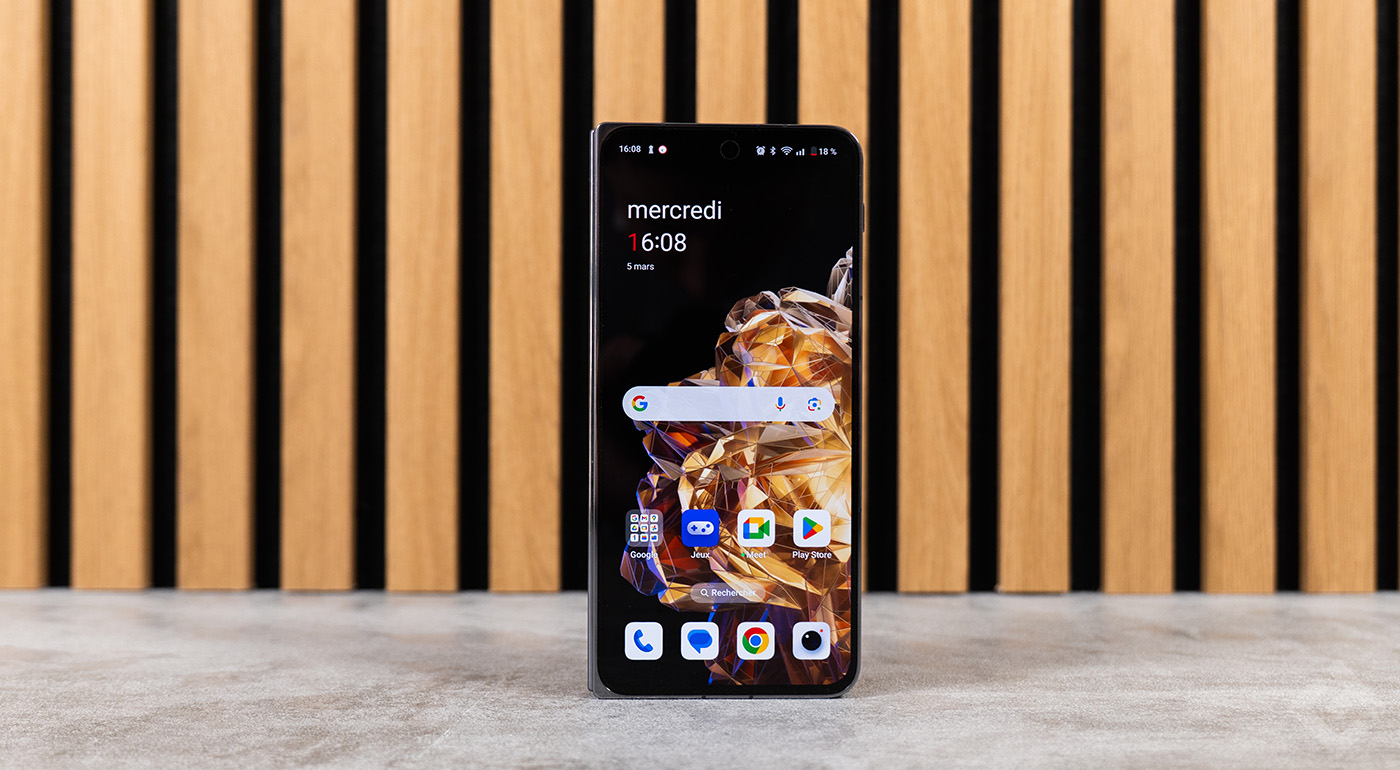 Test OnePlus Open : Le smartphone pliable le plus élégant du marché ?