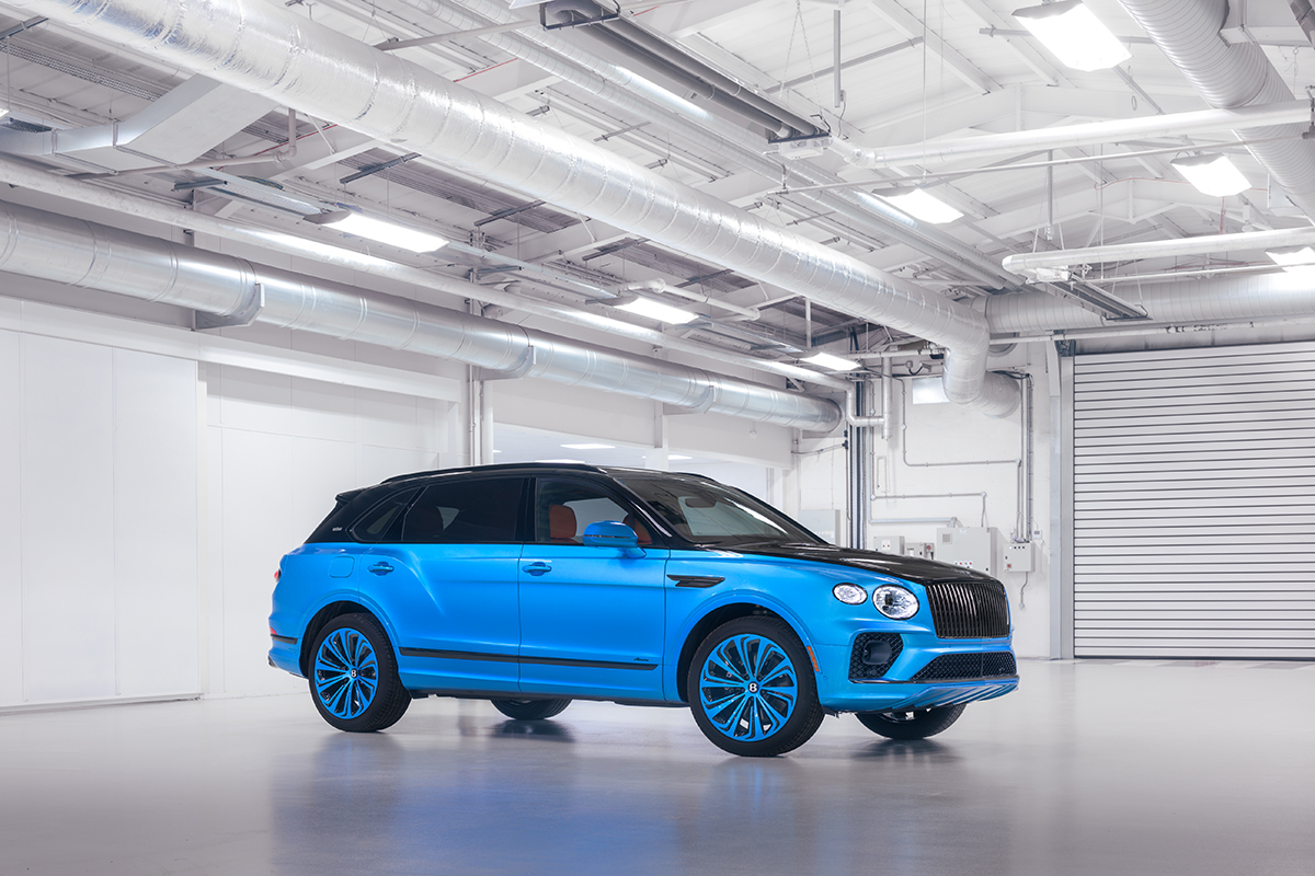 Bentley a dévoilé le premier exemplaire bicolore de son Bentayga ??? et ce n???est vraiment pas...