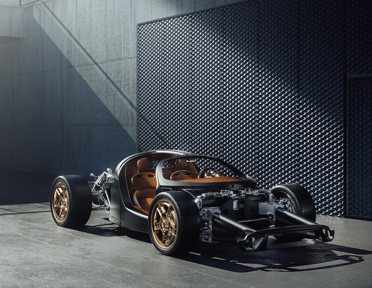 De Tomaso P72 : après le levier de vitesse, le châssis en carbone