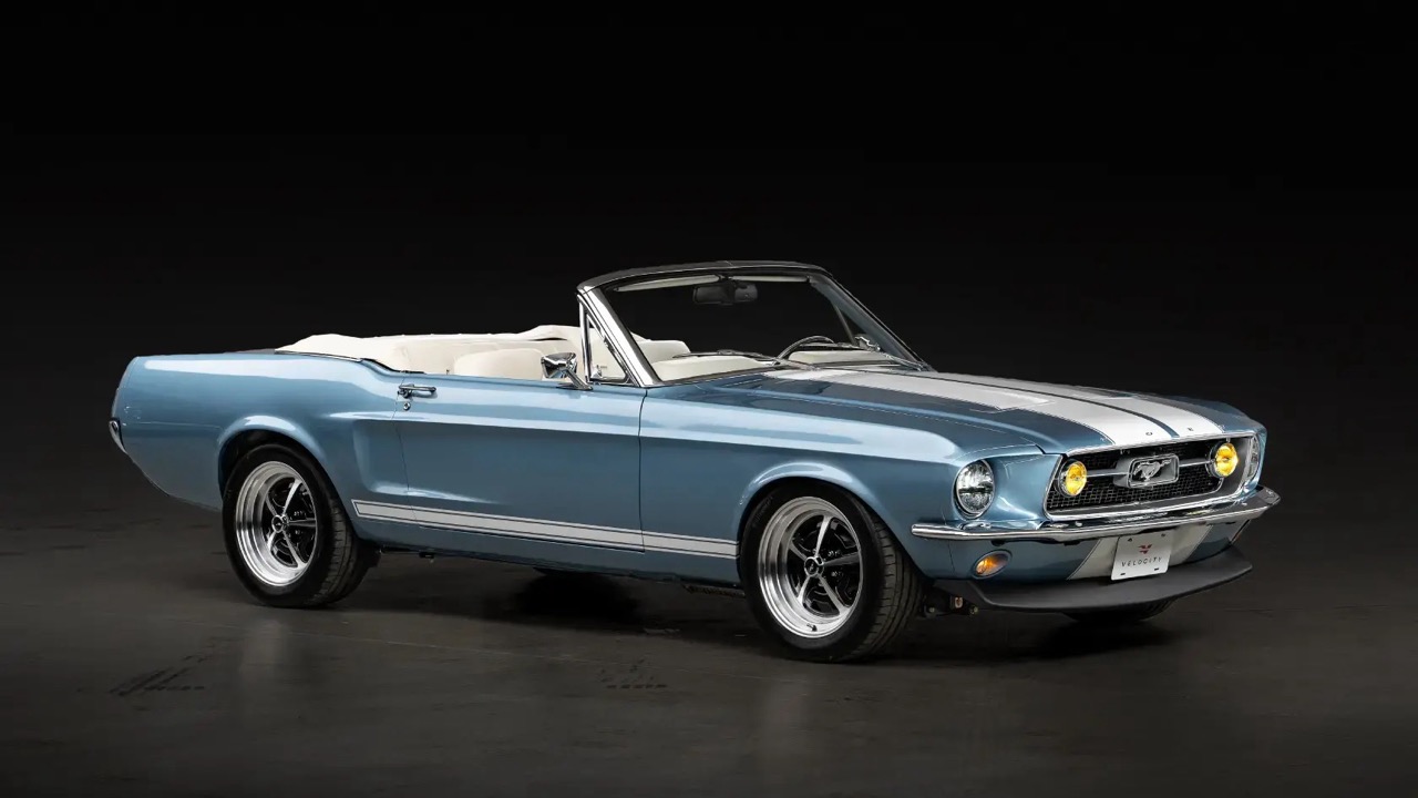 Velocity dévoile un restomod de Ford Mustang Convertible qui sent bon l???huile moteur !