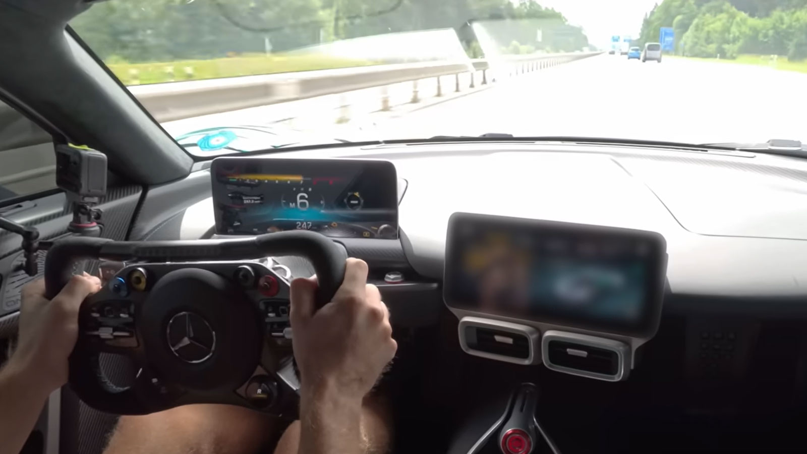 VIDEO - Quand la Mercedes-AMG One explose les compteurs sur l???autobahn !