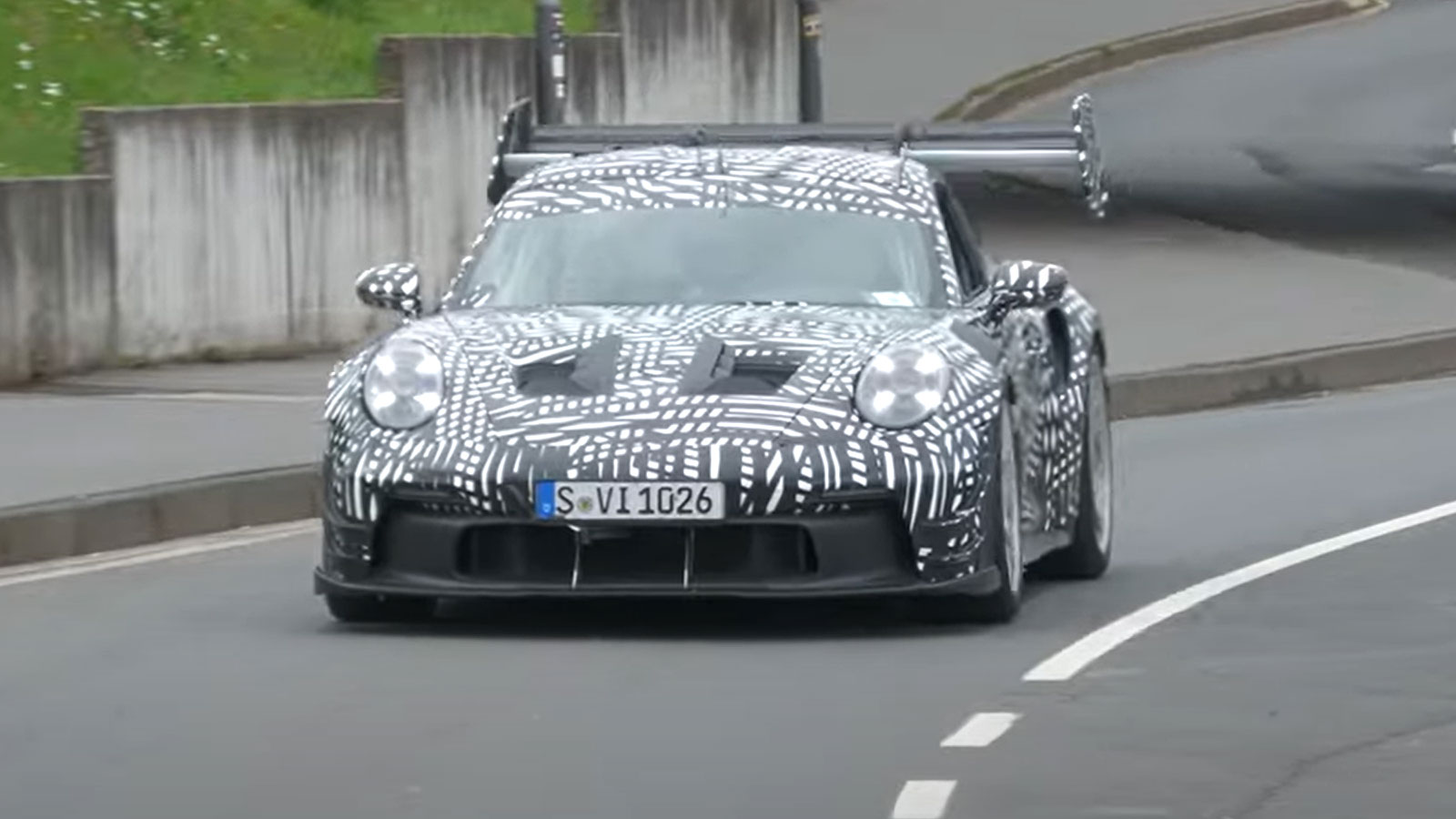 VID??O - La prochaine Porsche 911 GT3 RS Manthey Racing s???amuse sur le Nürburgring