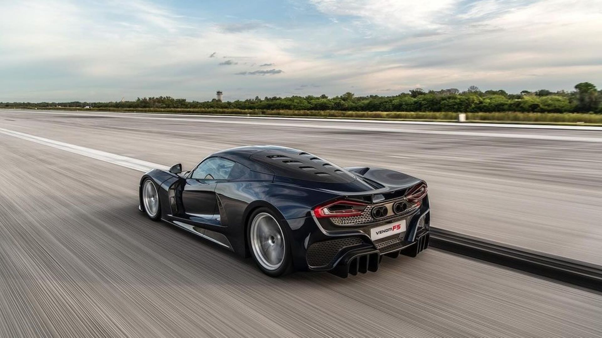 Une Hennessey Venom F5 s???envole en plein test à plus de 400 km/h