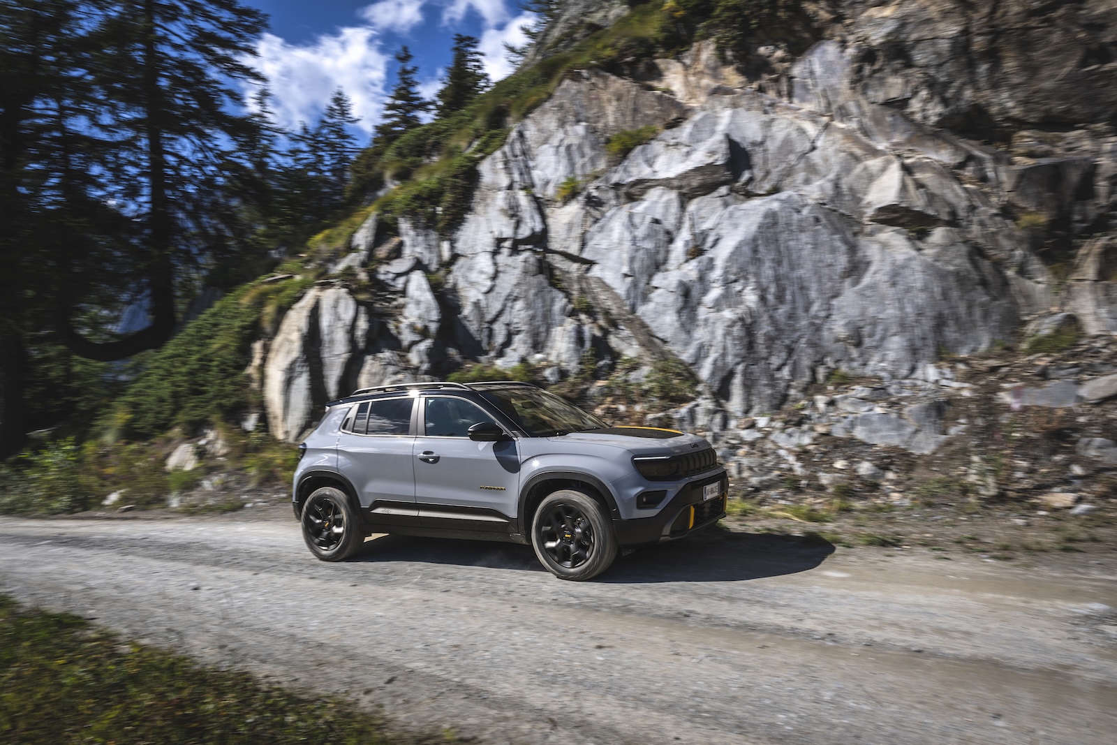 Nouveau Jeep Avenger 4xe (2025) : prix et équipements de la version 4x4