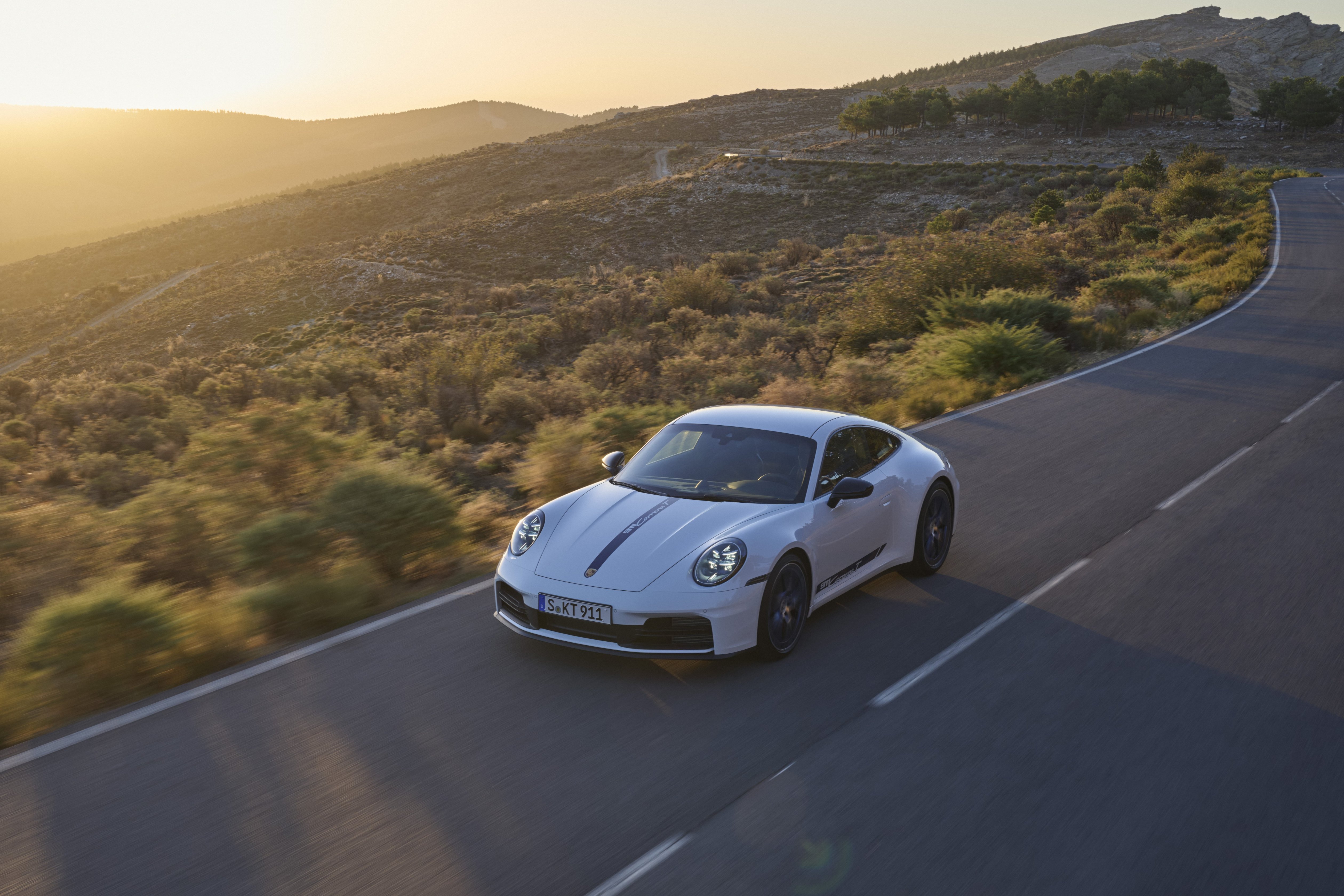 Nouvelle Porsche 911 Carrera T (2024) : la 911 des puristes à déguster aussi les cheveux au vent