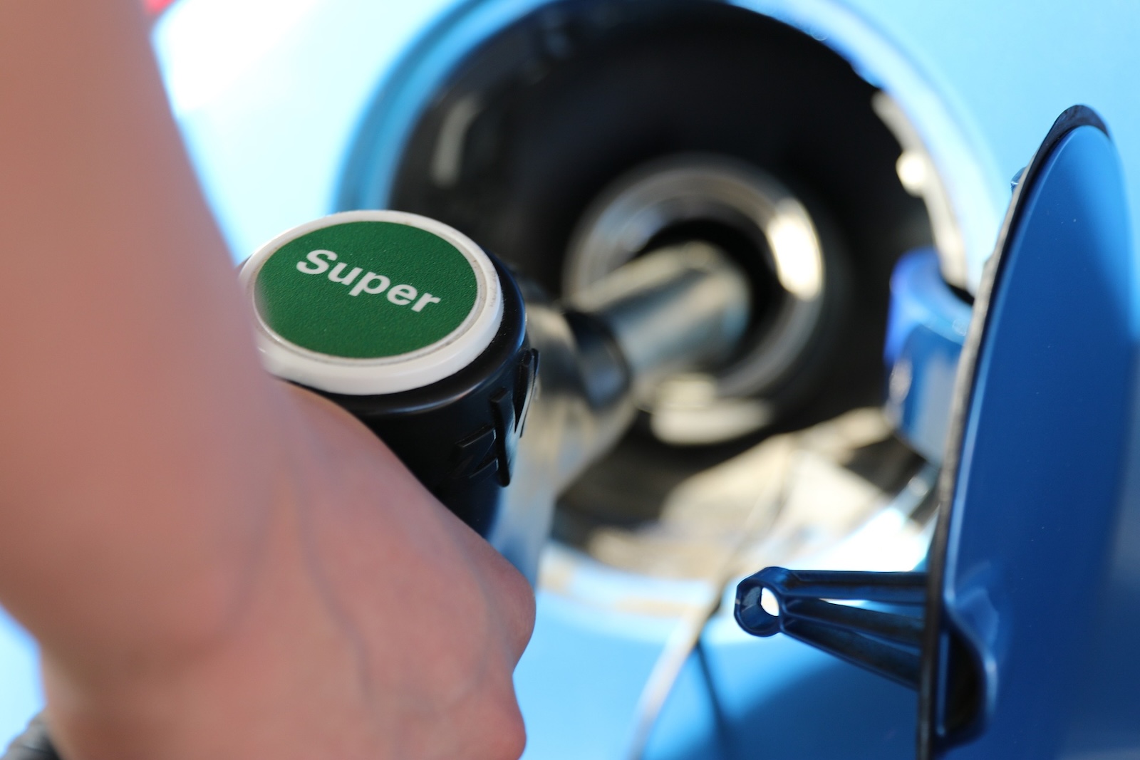 Essence gratuite dans une station de Super U, l’enseigne veut faire payer les automobilistes