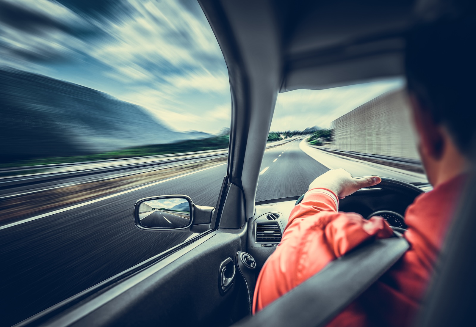 Slalom à 180 km/h sur l’autoroute avec les gendarmes aux trousses, l’automobiliste fait preuve...