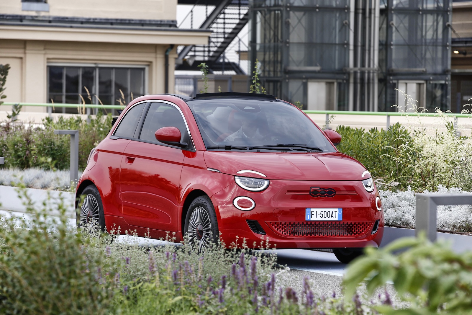 Bonus écologique : Fiat propose une remise de 8000€, la Fiat 500 électrique à 109€/mois en...