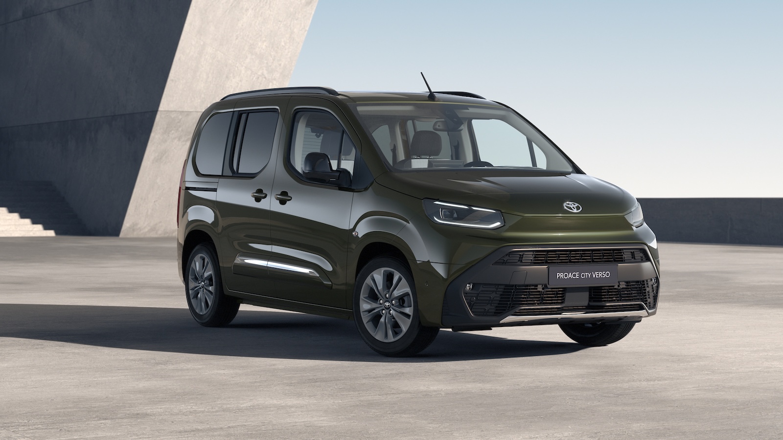 Fin du thermique pour le Toyota ProAce City Verso, cousin du Citroën Berlingo ?