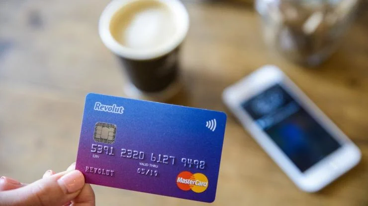 L'intelligence artificielle dans les néobanques : l'exemple innovant de Revolut
