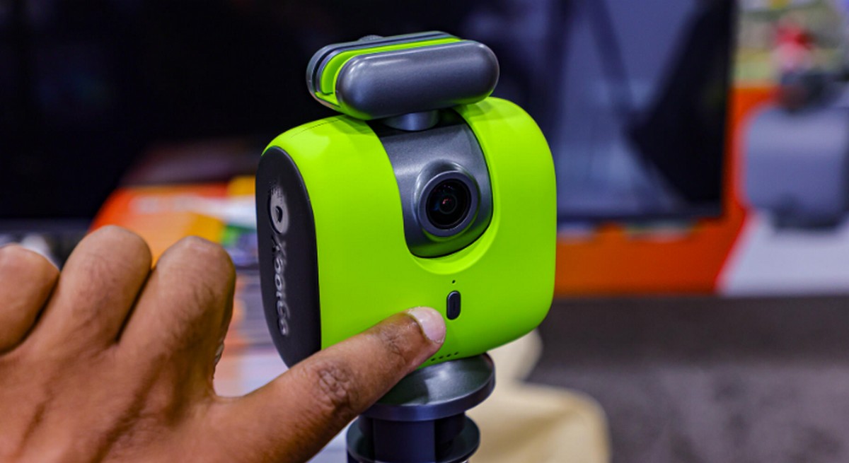 Je suis vidéaste sportif, et cette caméra d'action à IA m'a impressionné au CES 2025