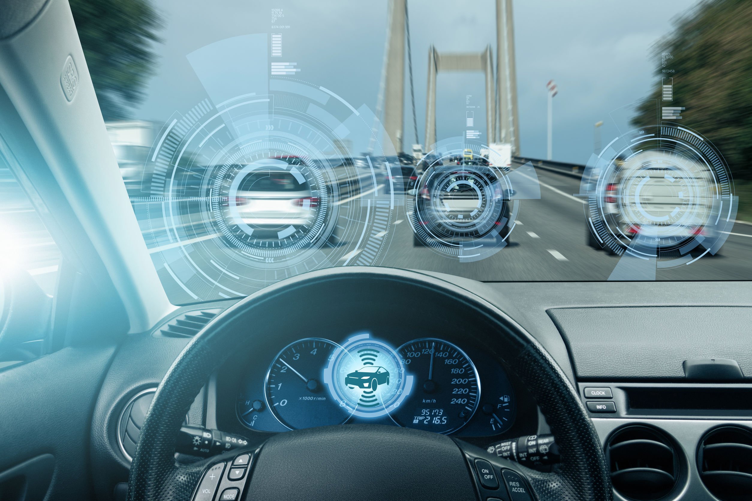 Qu’apporte la technologie eSIM aux véhicules connectés ?