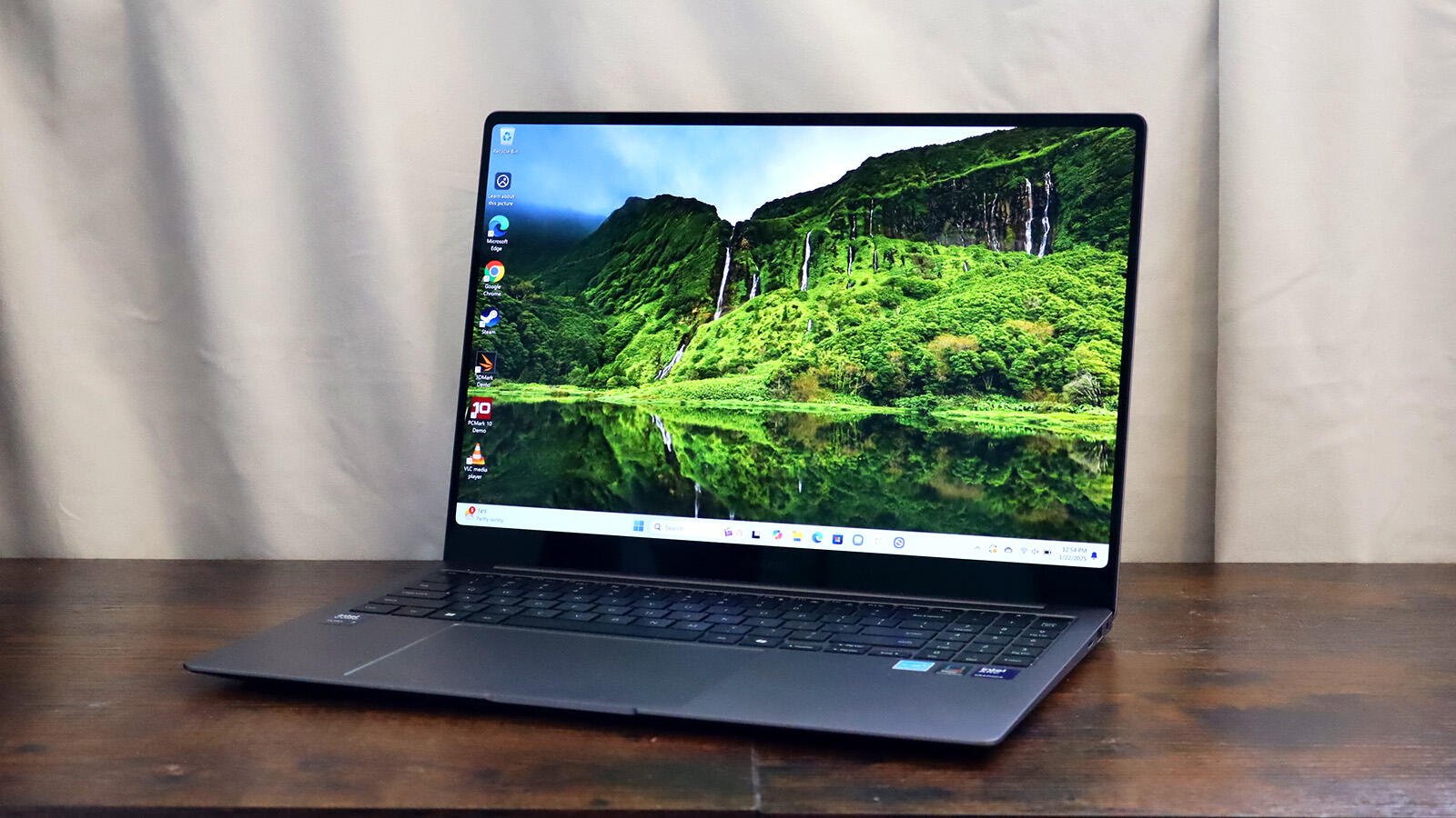Test Samsung  Galaxy Book 5 Pro : un superbe écran OLED qui ravira les créatifs