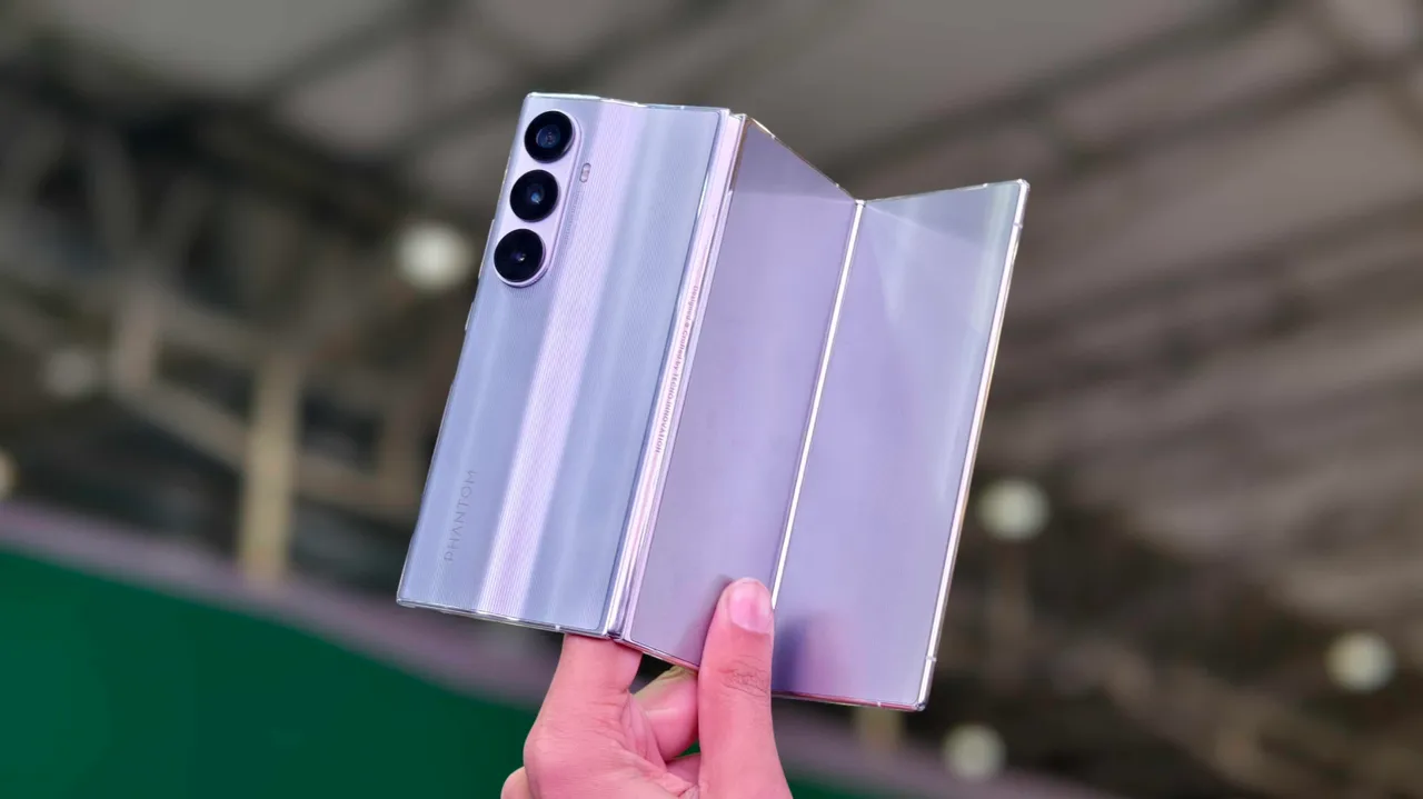 Les téléphones tri-pliables sont-ils la prochaine grande nouveauté ? J'ai essayé celui d'une...