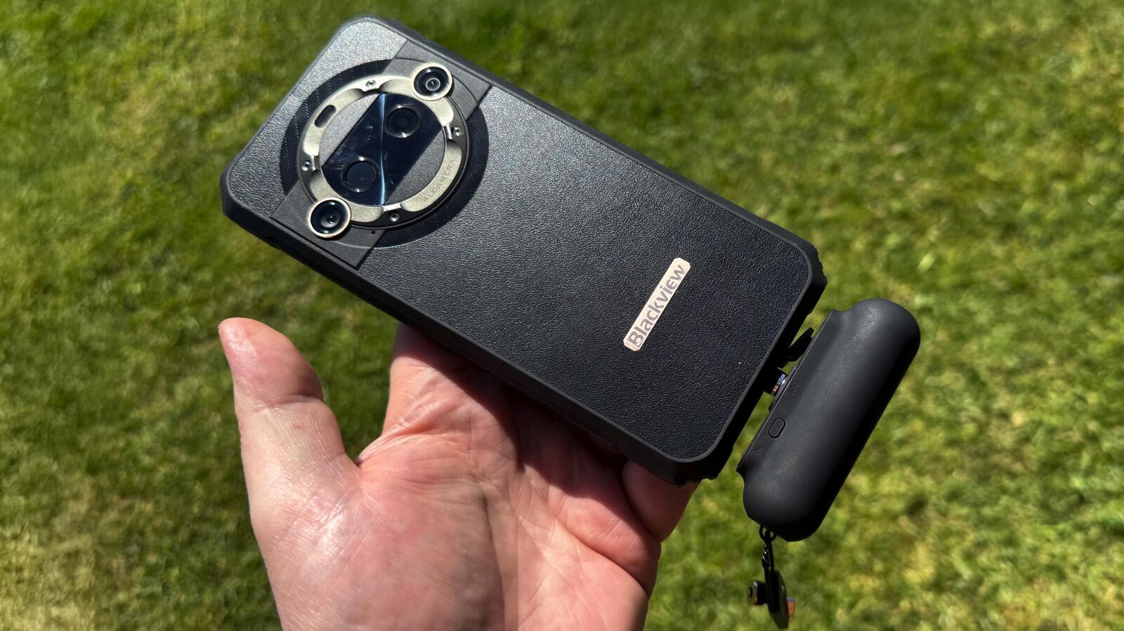 Test Statik Snap-n-Charge : cette petite batterie autonome a quelque chose de magnétique !
