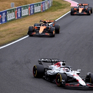 Verstappen tient tête au duo McLaren pour une quatrième victoire consécutive au GP du Japon