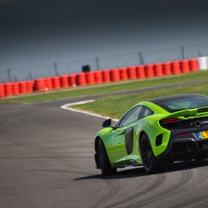 McLaren Célèbre 10 Ans de Supercars LT avec le Programme 'Celebrate LT