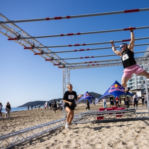 L'équipe suédoise "Blue Bulls" remporte la course à obstacles inaugurale Red Bull Ibiza Royale
