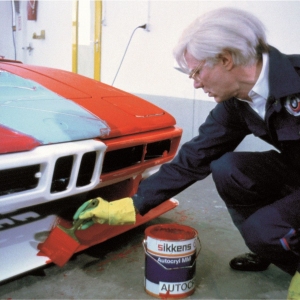 La BMW M1 Art Car d'Andy Warhol démarre sa tournée mondiale à Art Dubai 2025