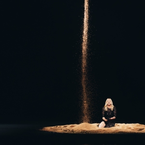 Louane illumine la scÃ¨ne de lâ€™Eurovision : une performance pleine dâ€™Ã©motion
