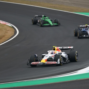 Verstappen tient tête au duo McLaren pour une quatrième victoire consécutive au GP du Japon