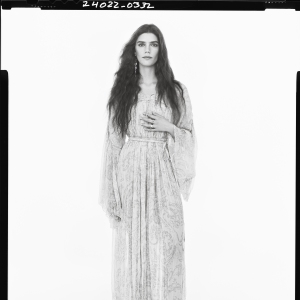 WOMAN STUDIO COLLECTION / ON THE ROAD 