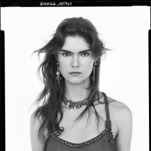 WOMAN STUDIO COLLECTION / ON THE ROAD 