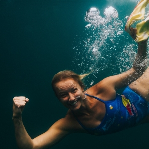 Hunt et Iffland commencent la saison de plongeon de falaise Red Bull avec des victoires aux Philippines