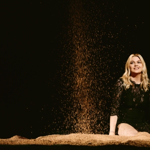 Louane illumine la scène de l’Eurovision : une performance pleine d’émotion