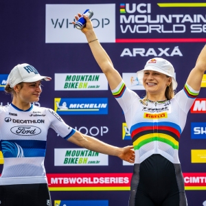 Richards ouvre la saison 2025 de la Coupe du monde de VTT avec une victoire en short-track au Brésil