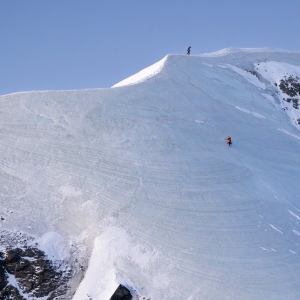 Un duo helvético-autrichien bat un record d'escalade de vitesse vieux de 21 ans dans les Alpes bernoises