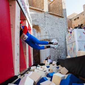 L'équipe suédoise "Blue Bulls" remporte la course à obstacles inaugurale Red Bull Ibiza Royale