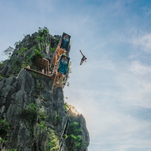 Hunt et Iffland commencent la saison de plongeon de falaise Red Bull avec des victoires aux Philippines