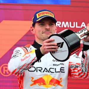Verstappen tient tête au duo McLaren pour une quatrième victoire consécutive au GP du Japon